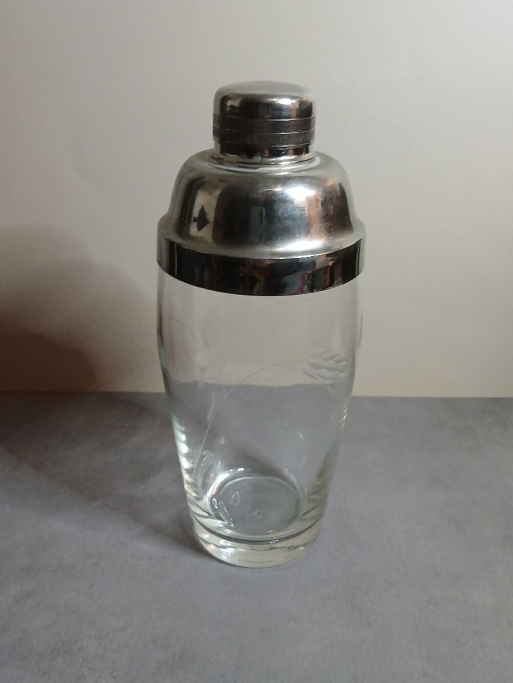 Vintage Etched Glass-Wheat Pattern Elegant Cocktail Shaker